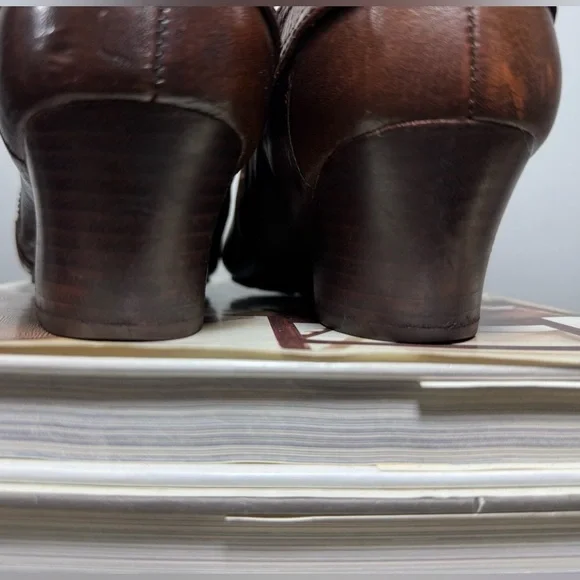 Born Brown Size 8 Leather Ankle Boots - Picture 6 of 14